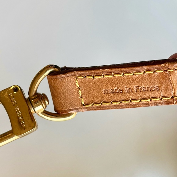 Authentic LOUIS VUITTON leather strap - Picture 6 of 13